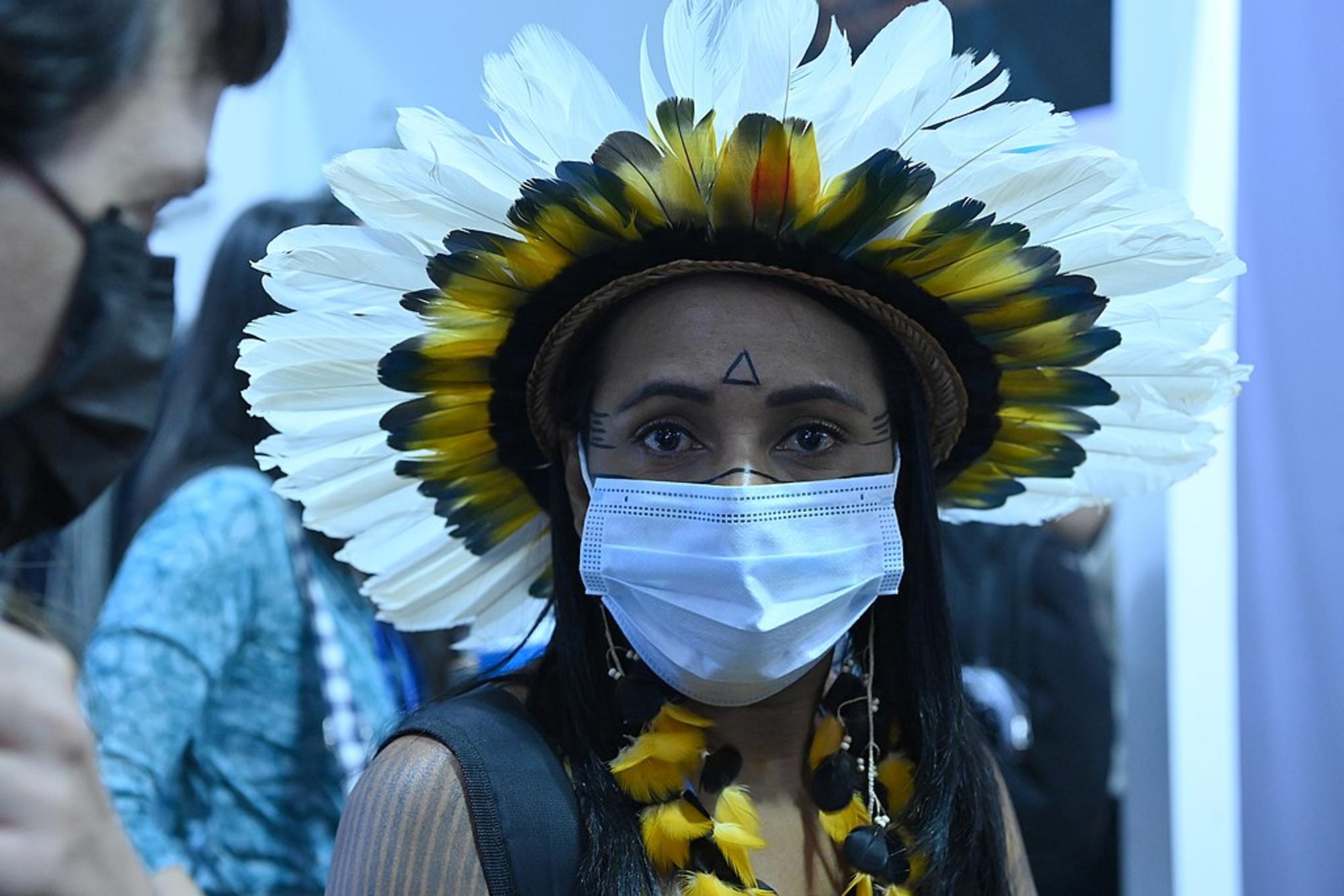 Las voces indígenas y la sociedad civil lucharon por ser escuchadas -o por acceder a los eventos- dentro de los salones de la COP26. Fuente: Beyond Nuclear International